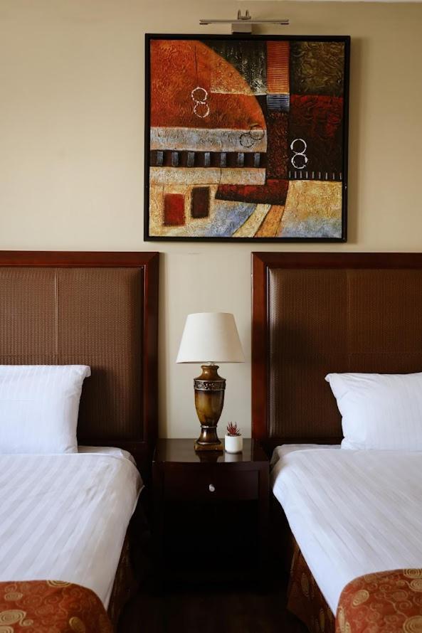 Boutique Hotel Igmas, Prishtina Priştine Dış mekan fotoğraf