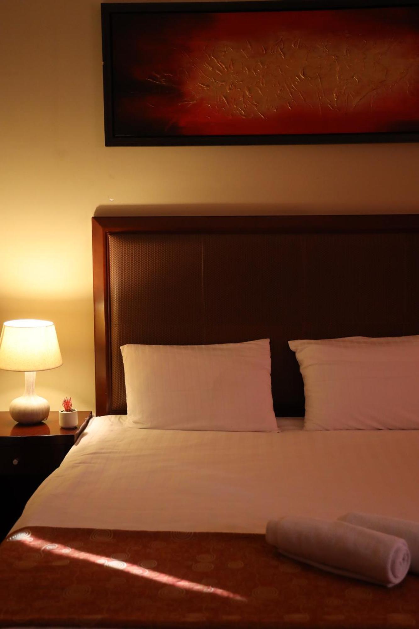 Boutique Hotel Igmas, Prishtina Priştine Dış mekan fotoğraf
