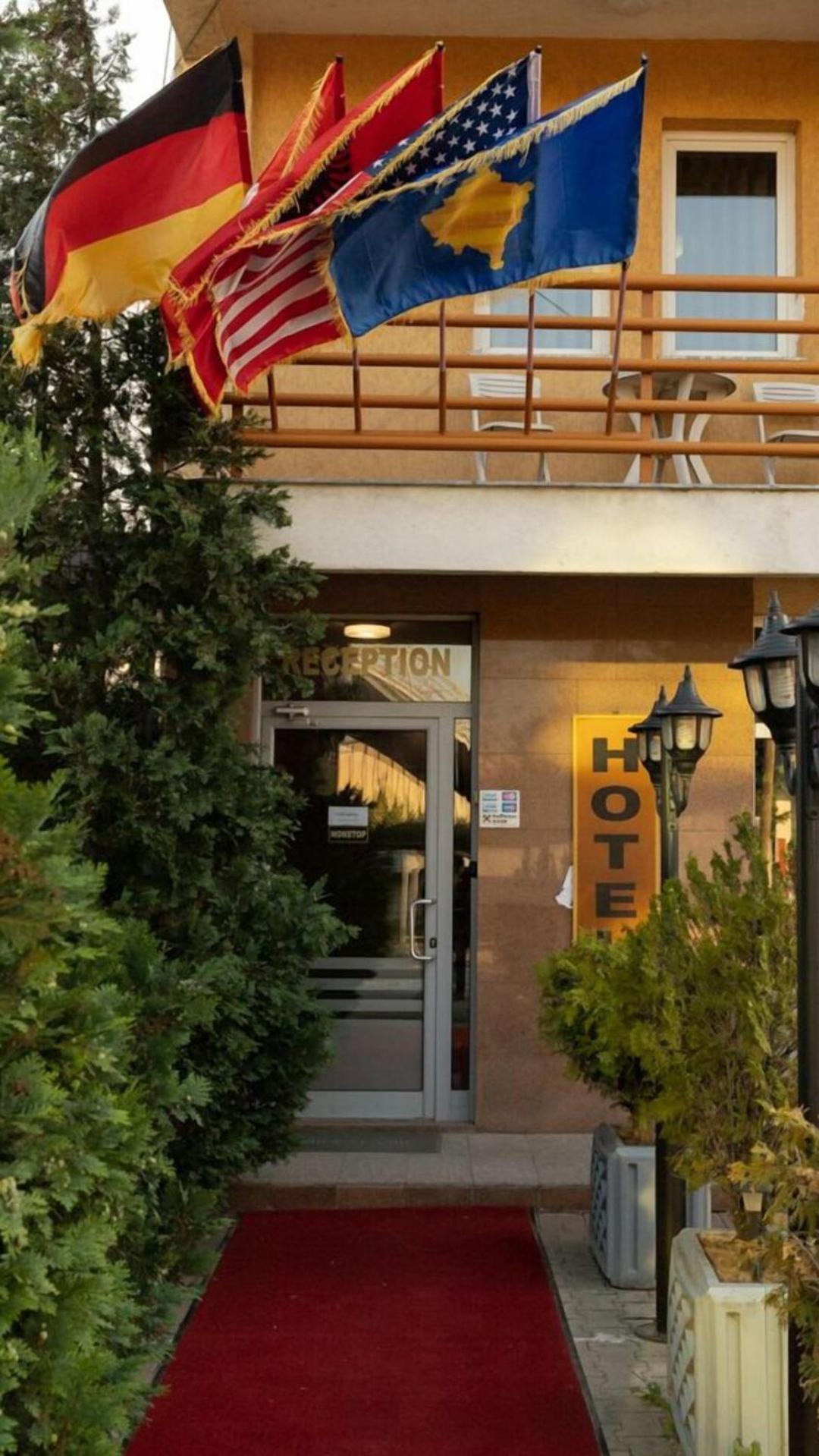Boutique Hotel Igmas, Prishtina Priştine Dış mekan fotoğraf